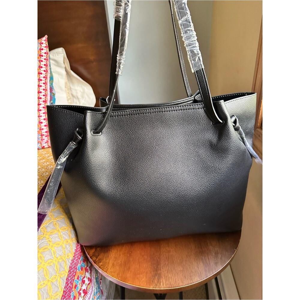 NWT Malibu Skye Mia 2-in-1 Tote Bag Black Vegan Leather - Picture 3 of 12